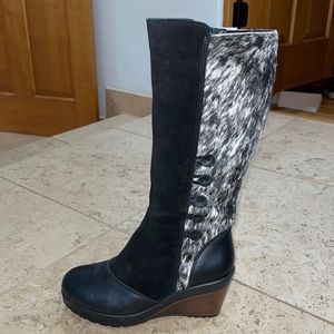 Overland “Maria” cowhide and black suede boots. Euro size 39 ( 8.5-9.0)